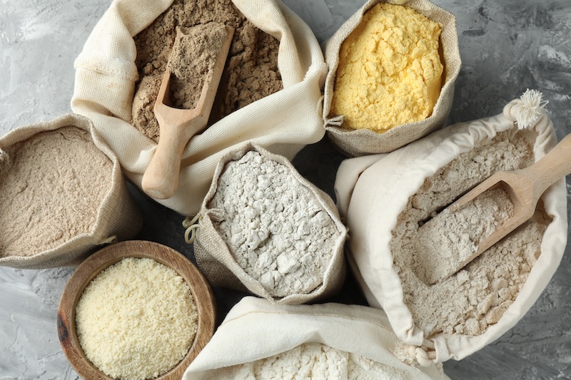 Mąka ekologiczna orkiszowa, żytnia, z płaskurki i samopszy dostępna w Niro-Bio. Sprawdź naturalne produkty zbożowe i wybierz jakość do swojej kuchni.